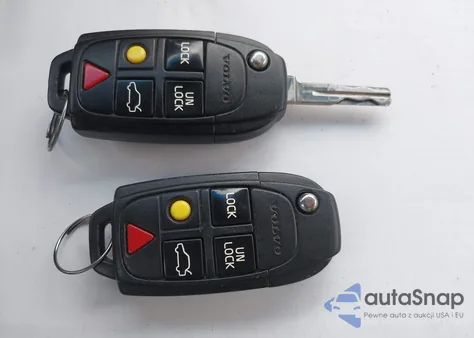 2008 Volvo S60 2.5T из США, поврежденный, VIN YV1RS592482670180